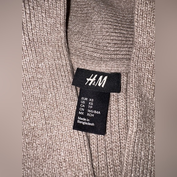 H&M Textured Knit Cardigan - Picture 3 of 8